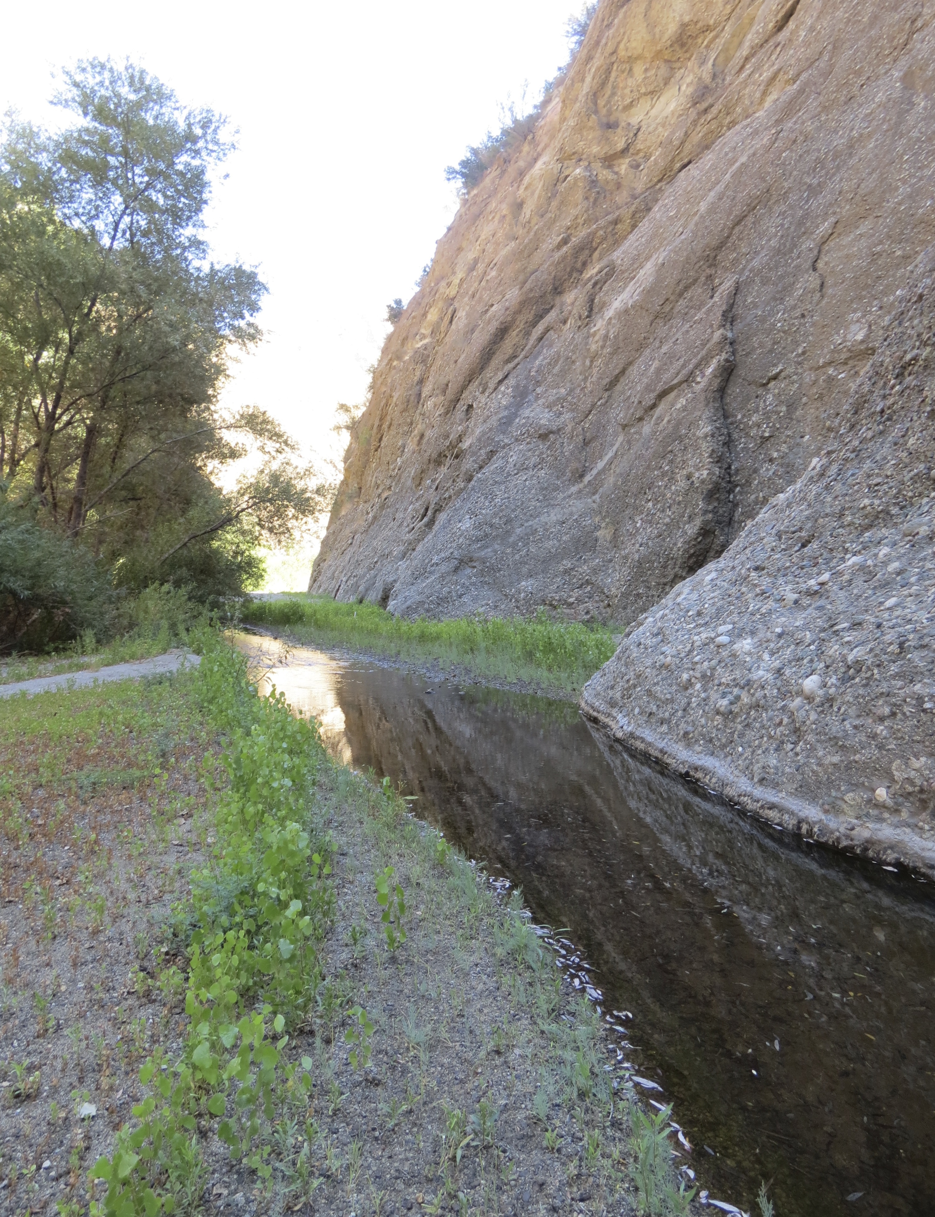 Piru Creek Narrow Conglomerate stone Sespe Wilderness Los Padres National Forest hike
